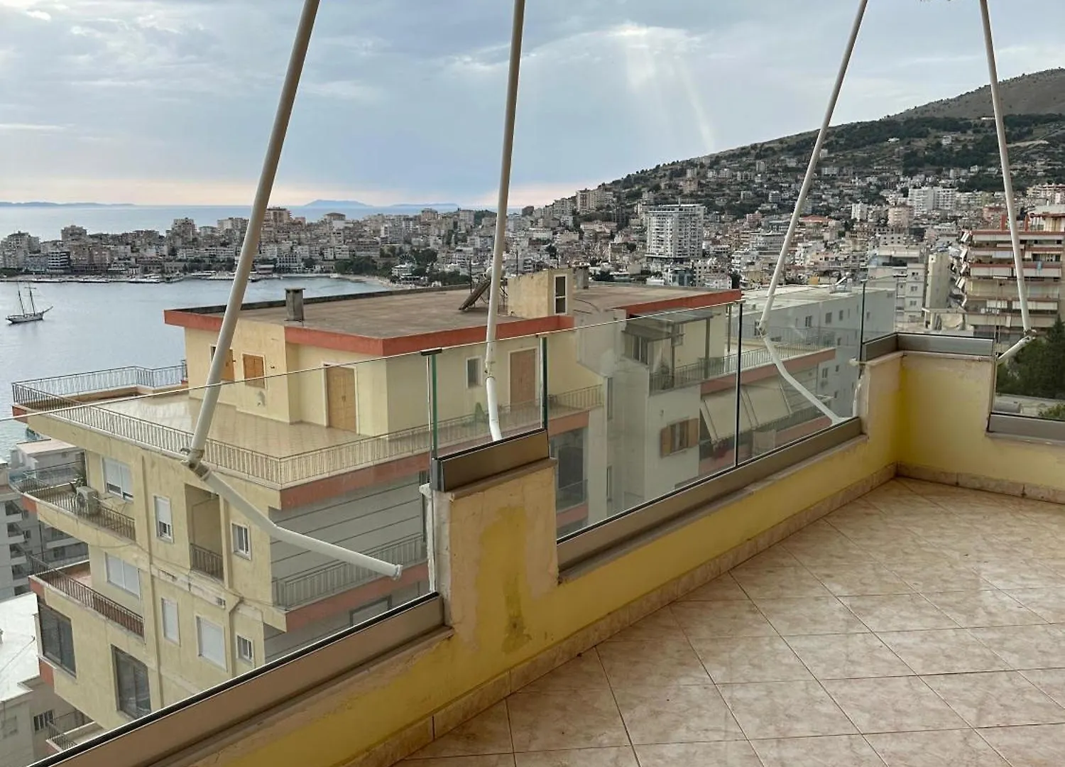Jimmy Sea View Apartment Sarande